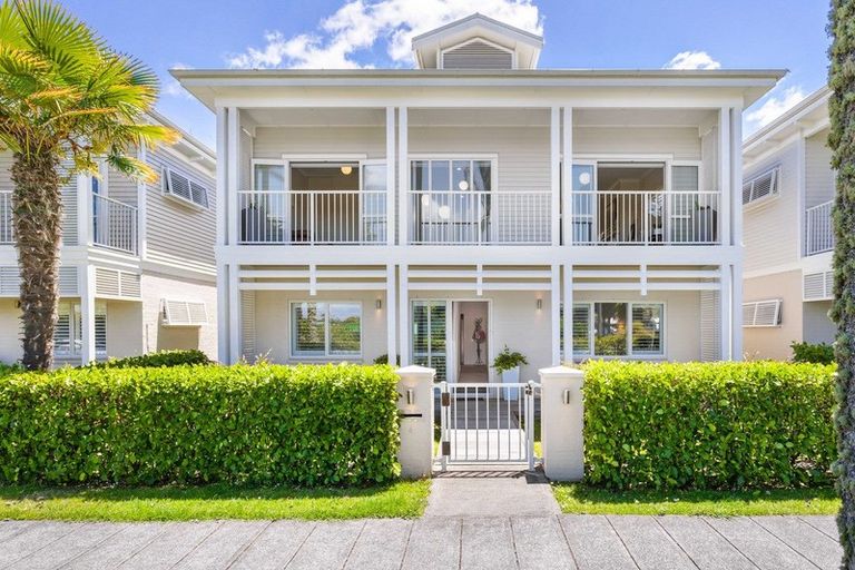 Photo of property in 4 Puriri Boulevard, Orewa, 0931