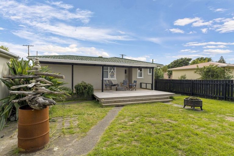 Photo of property in 29 Manuka Street, Otaki Beach, Otaki, 5512