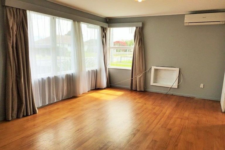 Photo of property in 1/24 Edinburgh Avenue, Rosehill, Papakura, 2113