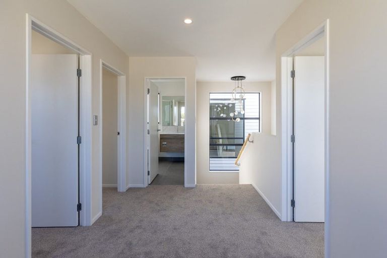 Photo of property in 6e Kaweka Street, New Lynn, Auckland, 0600