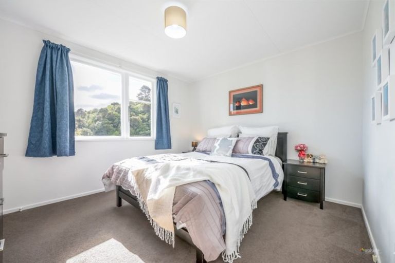 Photo of property in 16 John Street, Stokes Valley, Lower Hutt, 5019