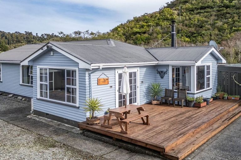 Photo of property in 308 Marsden Road, Greymouth, 7805