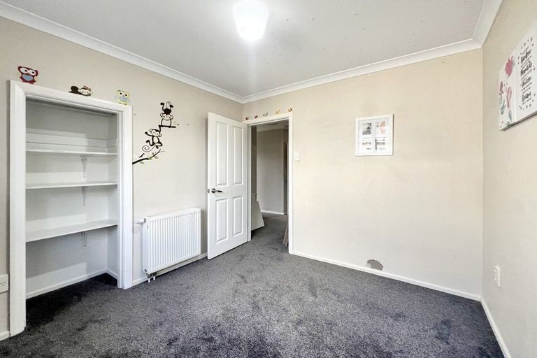 Photo of property in 64 Wellington Road, Wainuiomata, Lower Hutt, 5014