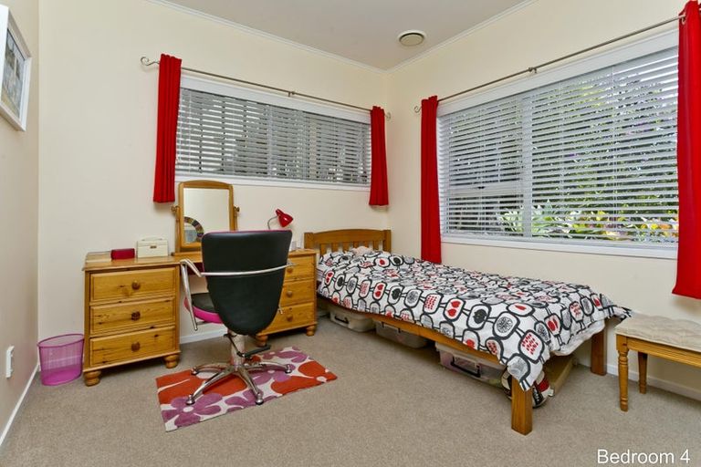 Photo of property in 49 Weatherly Road, Torbay, Auckland, 0630
