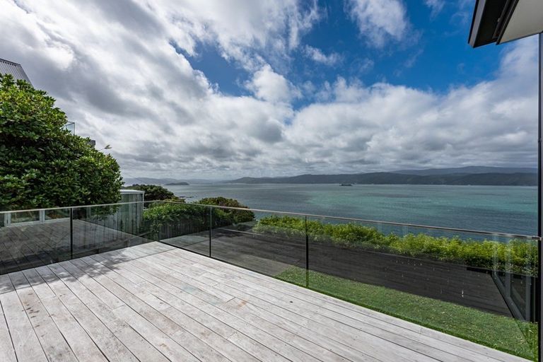 Photo of property in 116 Nevay Road, Karaka Bays, Wellington, 6022