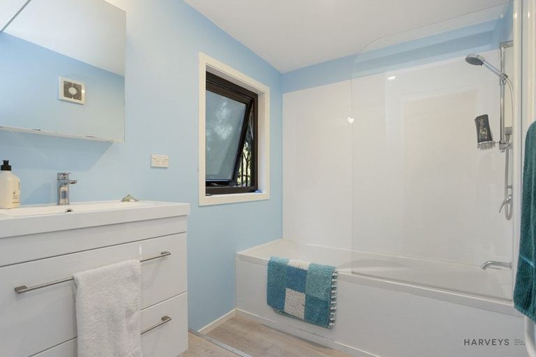 Photo of property in 208 Woodlands Park Road, Titirangi, Auckland, 0604