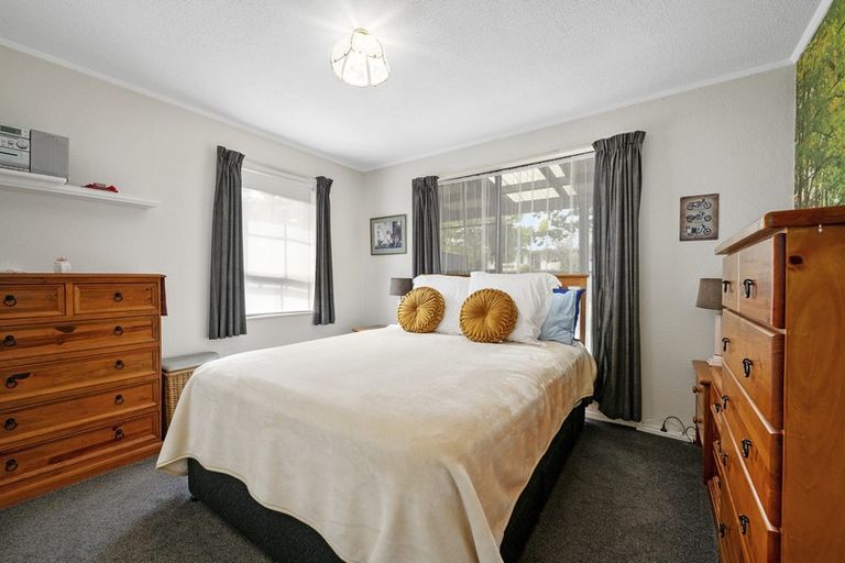 Photo of property in 77 Gemstone Drive, Birchville, Upper Hutt, 5018