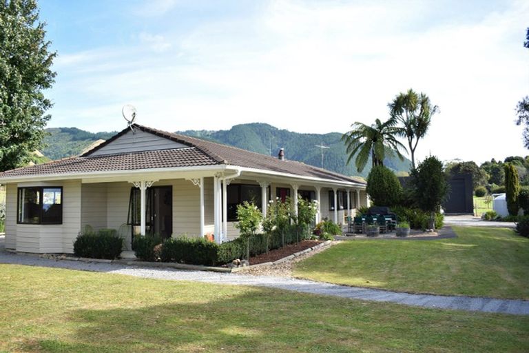 Photo of property in 24 Best Road, Te Horo, Otaki, 5582