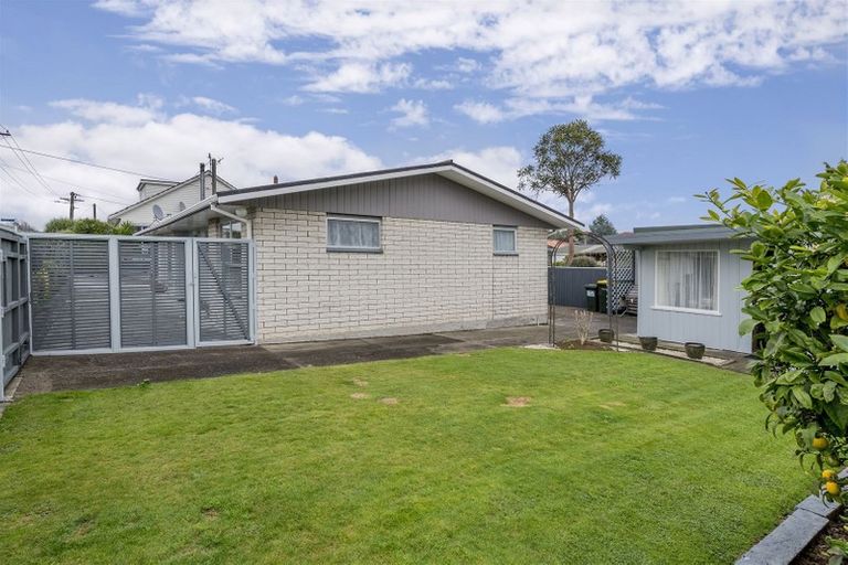 Photo of property in 3 Chester Street, Levin, 5510