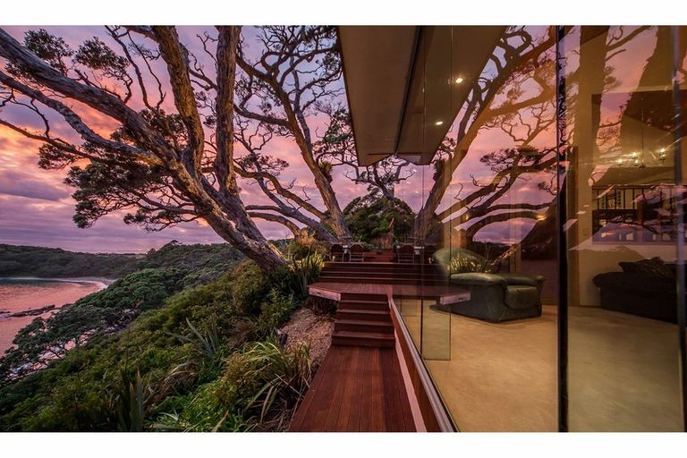 Photo of property in 356 Rockell Road, Whananaki, Hikurangi, 0181