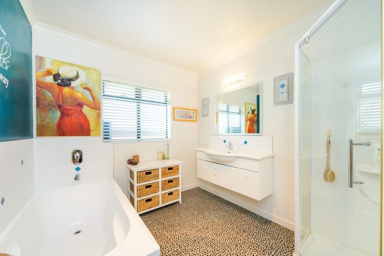 Photo of property in 2 Ranui Place, Feilding, 4702