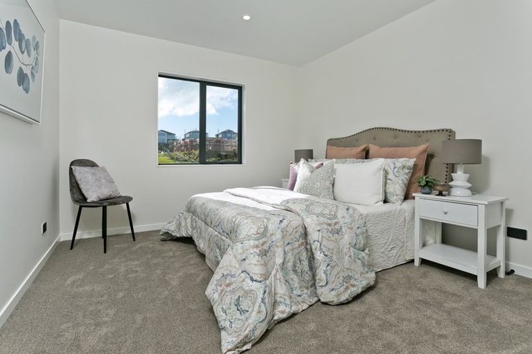 Photo of property in 2 Fender Place, Long Bay, Auckland, 0630