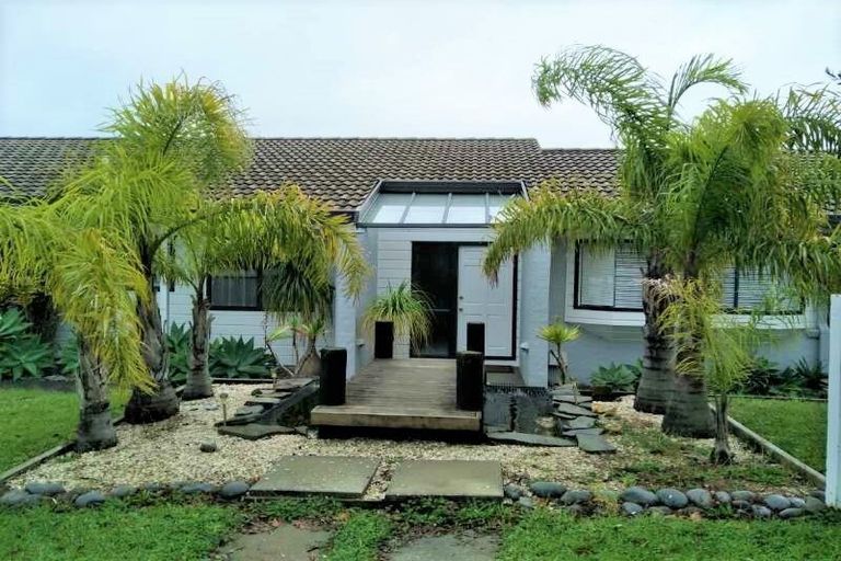 Photo of property in 1 Chiania Place, Somerville, Auckland, 2014