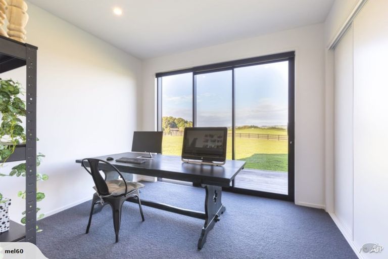 Photo of property in 15 Kotuku Road, Waiuku, 2682