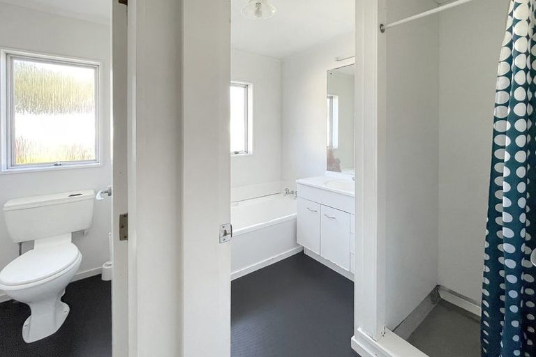 Photo of property in 16 Malone Road, Waterloo, Lower Hutt, 5011