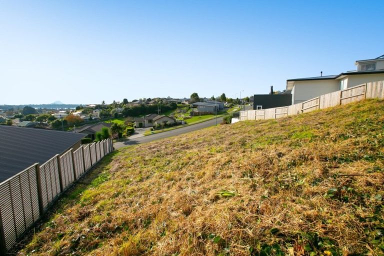 Photo of property in 93 Oteki Park Drive, Welcome Bay, Tauranga, 3112