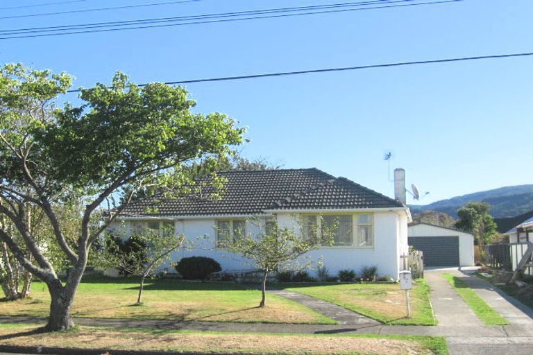 Photo of property in 37 Routley Crescent, Elderslea, Upper Hutt, 5018