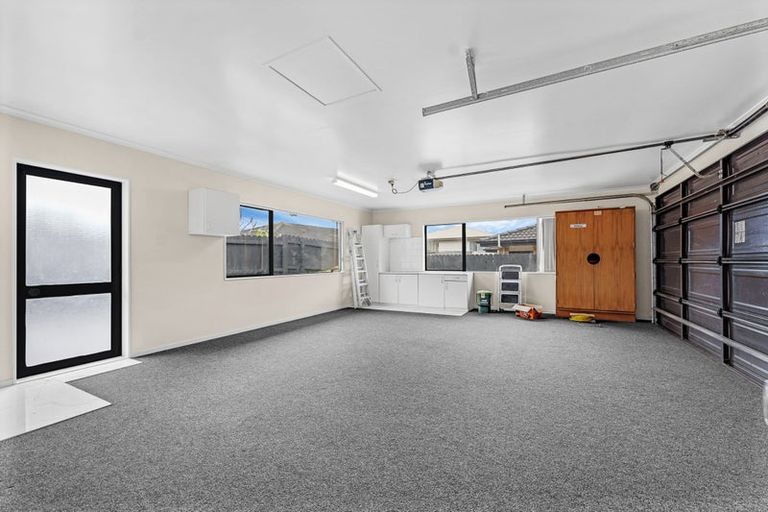 Photo of property in 8 Bokeen Lane, Flat Bush, Auckland, 2019