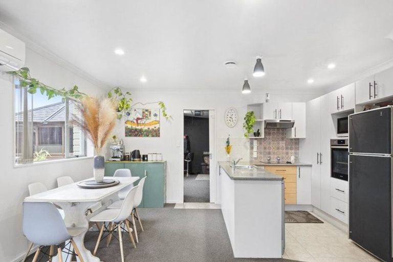 Photo of property in 61a Kayes Road, Pukekohe, 2120