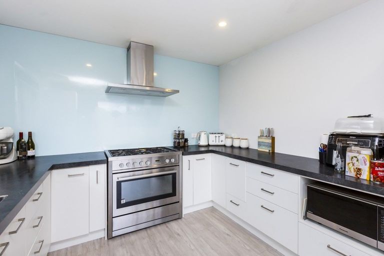 Photo of property in 16 Robertson Street, Elderslea, Upper Hutt, 5018