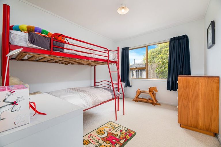 Photo of property in 46 Spence Road, Henderson, Auckland, 0612