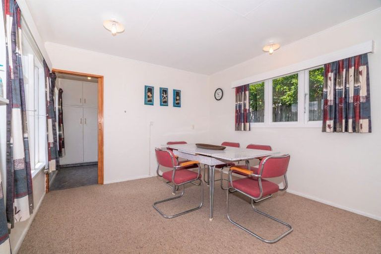 Photo of property in 17 Drake Street, Waikawa Beach, Manakau, 5573