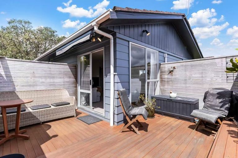 Photo of property in 9 Tree View Avenue, Glenfield, Auckland, 0629