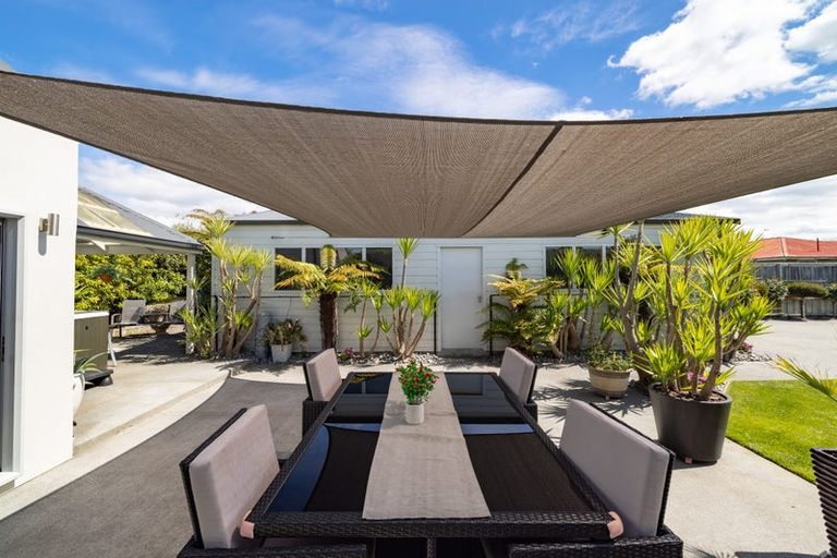 Photo of property in 250 Mairehau Road, Burwood, Christchurch, 8083