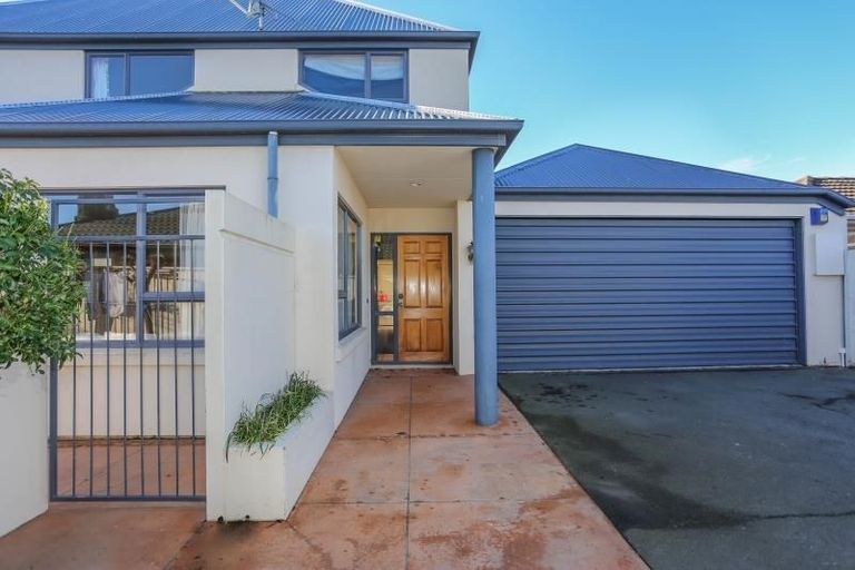 Photo of property in 122a Maidstone Road, Ilam, Christchurch, 8041