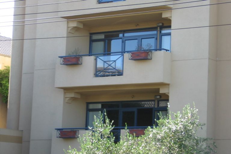 Photo of property in 3c/7-11 Bute Road, Browns Bay, Auckland, 0630