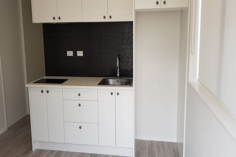 Photo of property in 5 Bruckless Drive, Flat Bush, Auckland, 2019