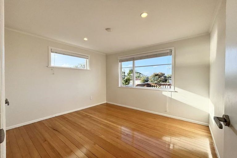 Photo of property in 71 Harrington Road, Henderson, Auckland, 0610