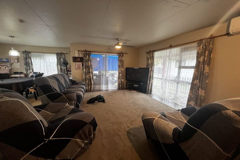 Photo of property in 2/20 Ocean View Road, Northcote, Auckland, 0627