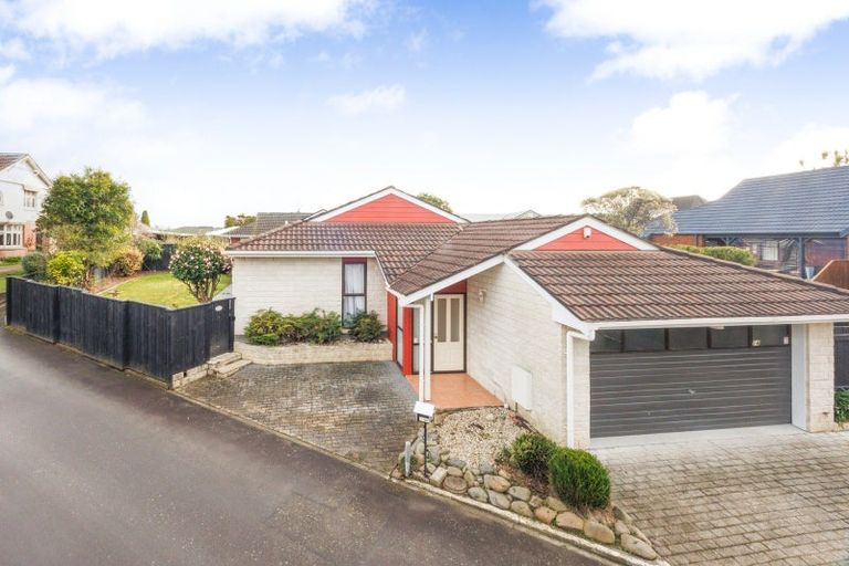 Photo of property in 14 Fraser Court, Roslyn, Palmerston North, 4414