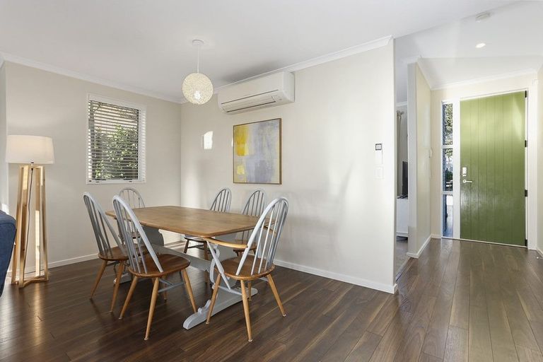 Photo of property in 12 Waiarohia Place, Hobsonville, Auckland, 0616