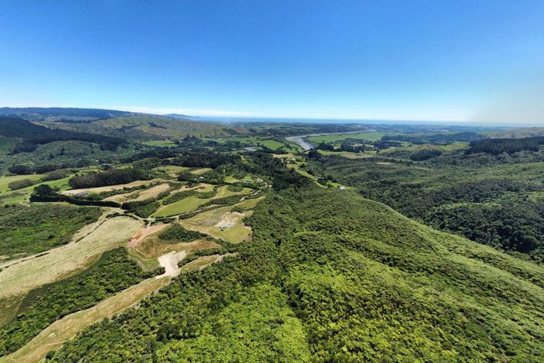 Photo of property in 141 Kaitawa Road, Hautere, Otaki, 5582