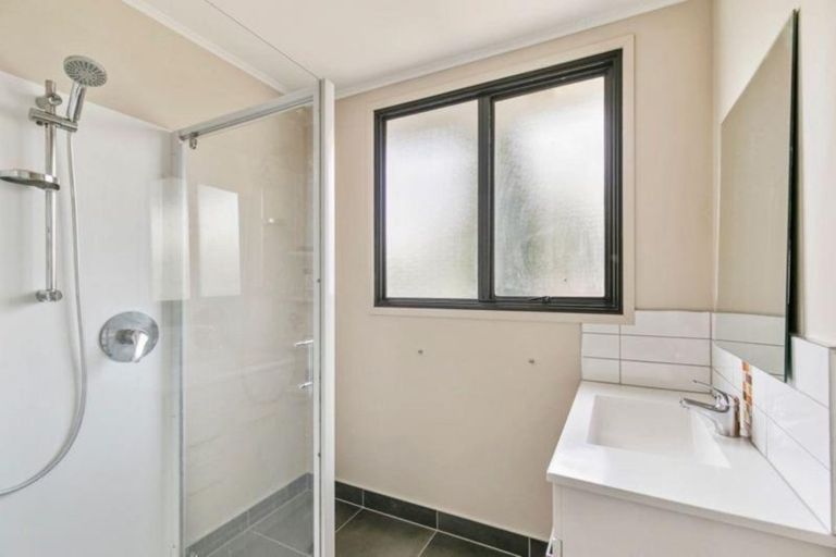 Photo of property in 1/9 Kimdale Place, Totara Heights, Auckland, 2105