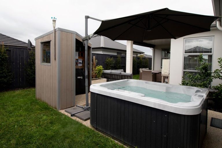 Photo of property in 64 Penetaka Heights, Pyes Pa, Tauranga, 3112