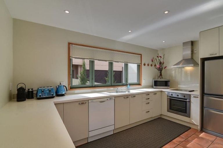 Photo of property in 10a Salmond Place, Queenstown, 9300