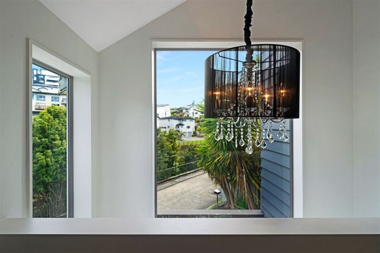 Photo of property in 51 Bayside Drive, Browns Bay, Auckland, 0630