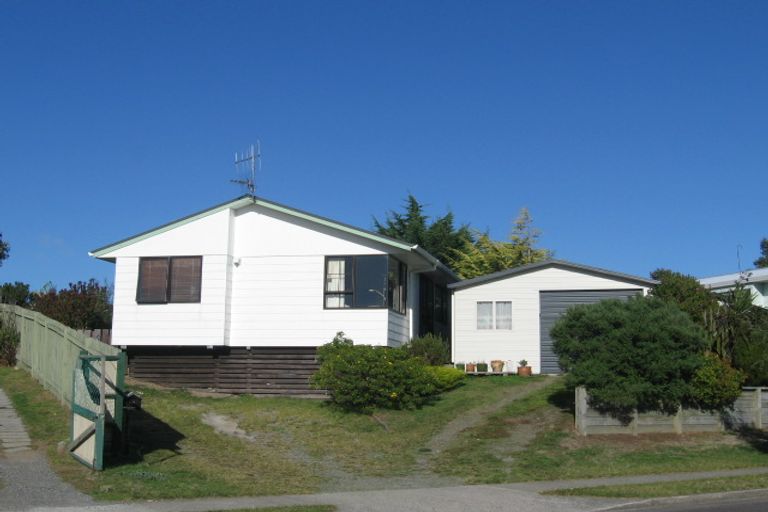 Photo of property in 62 Campbell Avenue, Paraparaumu, 5032