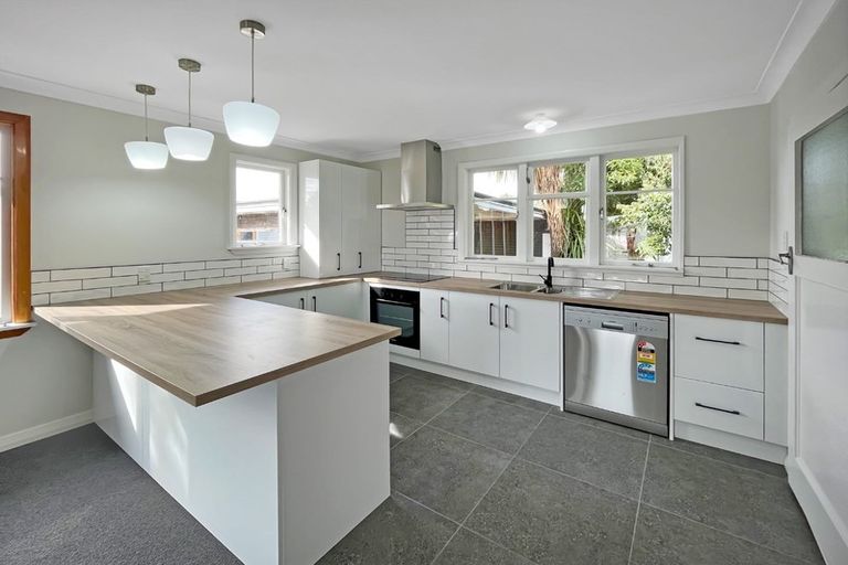 Photo of property in 4 Moray Place, Highbury, Palmerston North, 4412