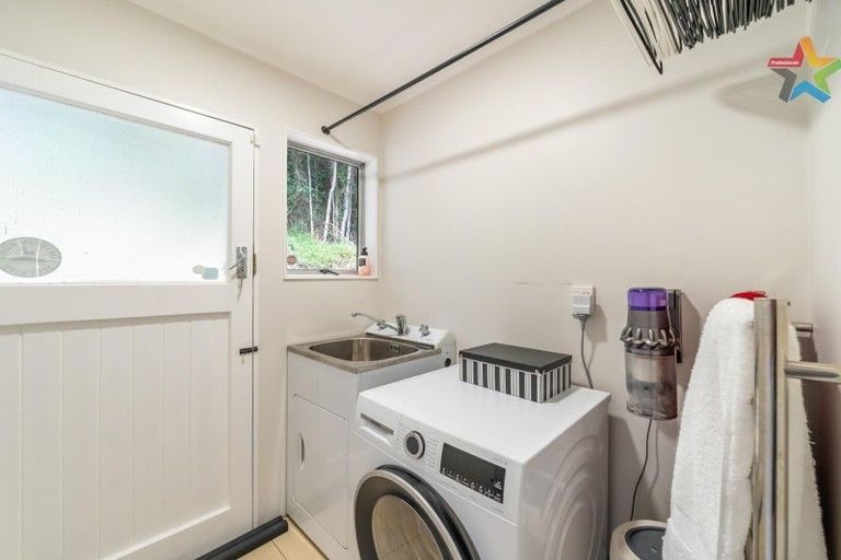 Photo of property in 4 John Street, Stokes Valley, Lower Hutt, 5019