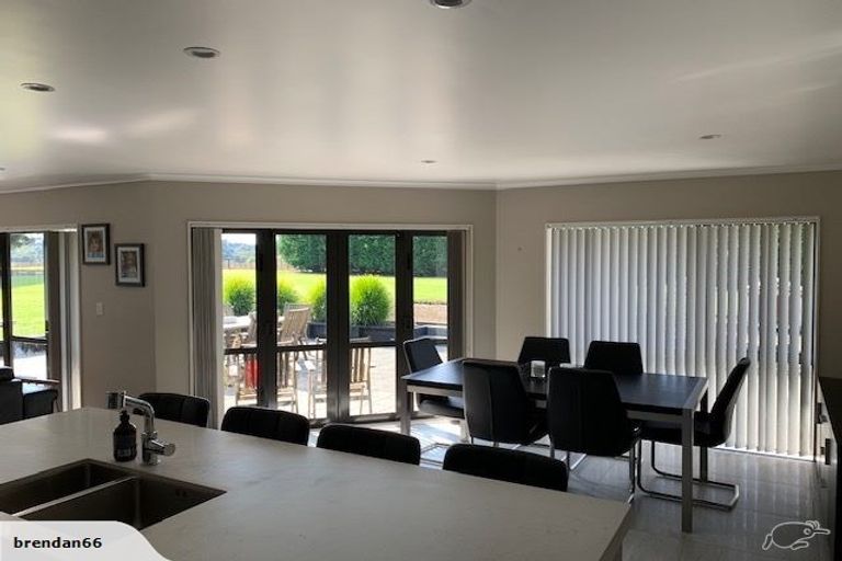 Photo of property in 131 Hull Road, Waiuku, 2682