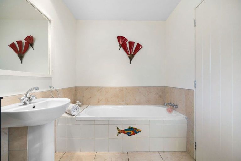 Photo of property in 19 Bracken Street, Arrowtown, 9302