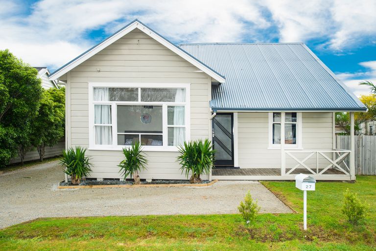 Photo of property in 27 Disraeli Street, Gisborne, 4010