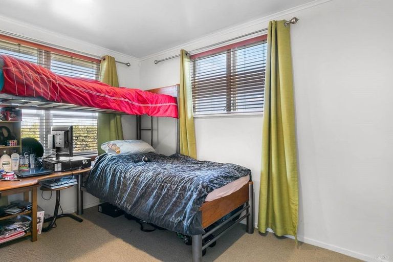 Photo of property in 48 Commissariat Road, Mount Wellington, Auckland, 1060