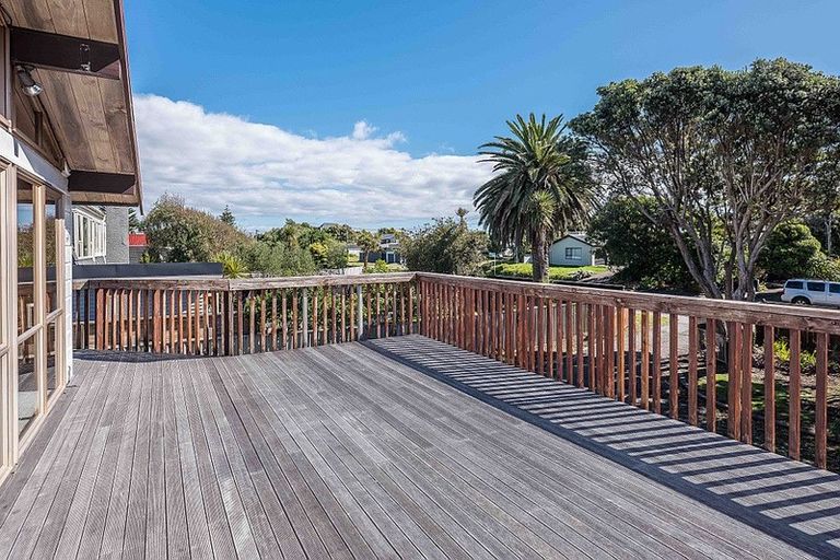 Photo of property in 64 Manly Street, Paraparaumu Beach, Paraparaumu, 5032