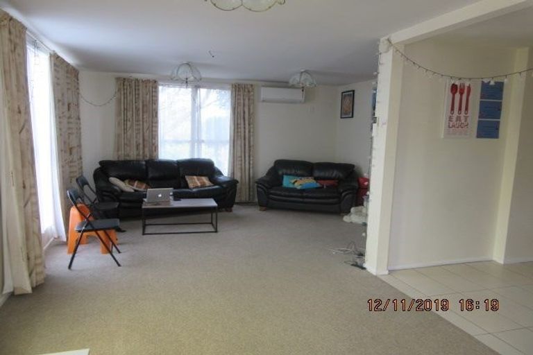 Photo of property in 109 Akaroa Drive, Maupuia, Wellington, 6022