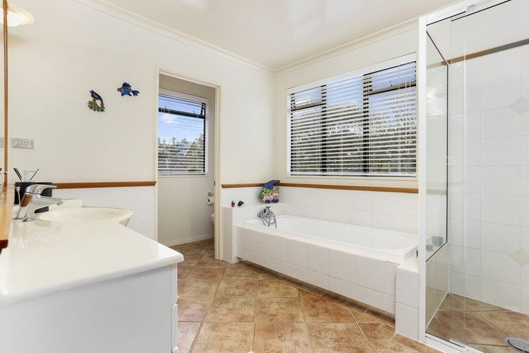 Photo of property in 39 Regency Park Drive, Gulf Harbour, Whangaparaoa, 0930